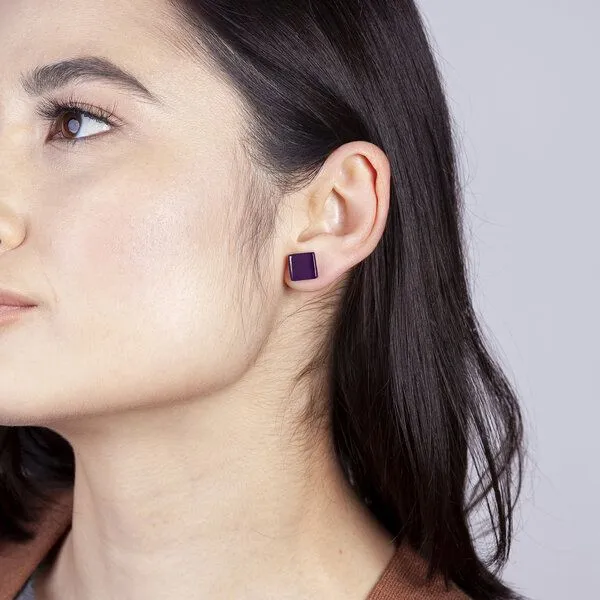 ALEXASCHA ALEXASCHA Minimalistische Ohrstecker, klein, aus Glas, Amethystlila, – Produktbild 2 von 4