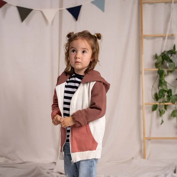 Vresh Clothing Vresh Clothing Mini Vischi - Kinder Zip-Hoodie aus Biobaumwolle, Beige/rotbraun/coral, – Produktbild 3 von 4