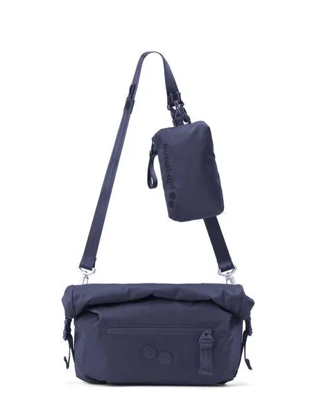 PINQPONQ pinqponq Umhängetasche - Aksel - aus recyceltem Nylon, Blau (glazed dusk), – Produktbild 1 von 5