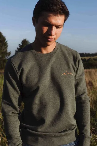 Kultgut Kultgut Biofair - Supersoft Sweatshirt - Pullover / Little Mountain Landscape, Naturgrünmeliert, – Produktbild 2 von 4