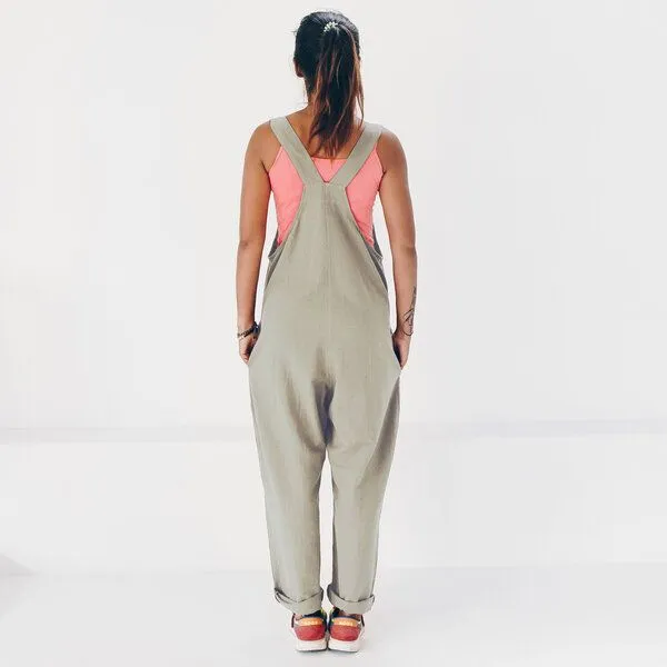 The Driftwood Tales The Driftwood Tales Bequeme, geräumige Baumwoll / Leinen / Viskose Latzhose mit Seitentaschen, Natur beige - 100% baulmwolle, – Produktbild 1 von 2