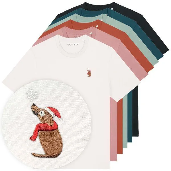 LIGARTI Besticktes T-Shirt – Thomas der Weihnachtshund – LIGARTI Tiermanufaktur, Altrosa, – Produktbild 2 von 3