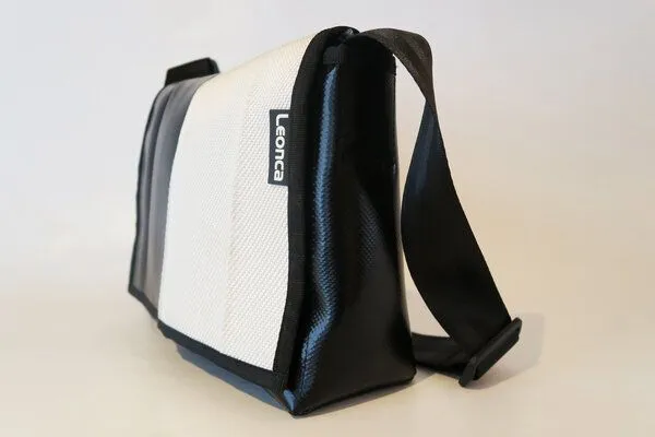 Leonca Leonca Taschen aus Feuerwehrschlauch in 3 Farben/ 5 Größen, Weiss, – Produktbild 6 von 8