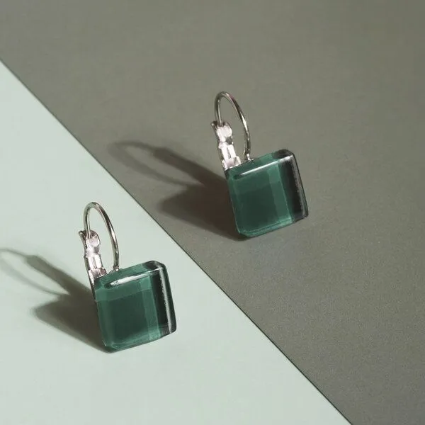 ALEXASCHA ALEXASCHA Geometrische Ohrringe hängend aus Glas | PUREFORM, Malachitgrün, – Produktbild 1 von 5