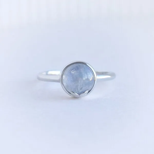 Eppi Eppi Goldener Ring mit Cabochon Mondstein Sophia, Rosa, – Produktbild 1 von 3