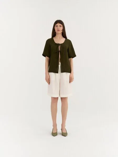 AmourLinen AmourLinen Leinen-Top mit Bindeknoten VIVIEN, Deep olive (grün), – Produktbild 1 von 2