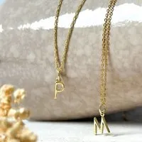 MOANINA MOANINA Anhänger Buchstaben Initialen • 14k Echtgold – Produktbild 1 von 1