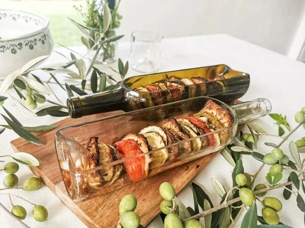 Plates et Culotées Upcycling-Servierschale aus Weinflaschen von Plates et Culotées – Produktbild 2 von 3