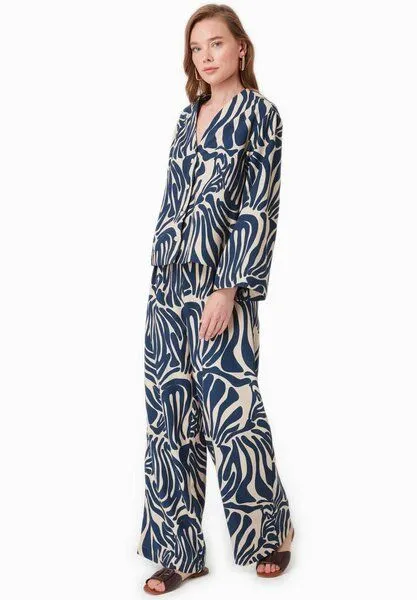 ORGANICATION ORGANICATION Bluse aus LENZING ECOVERO mit Muster, Abstract, – Produktbild 2 von 4