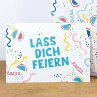 Bow & Hummingbird Bow & Hummingbird Postkarte "Lass dich feiern" aus Recyclingpapier – Produktbild 1 von 1