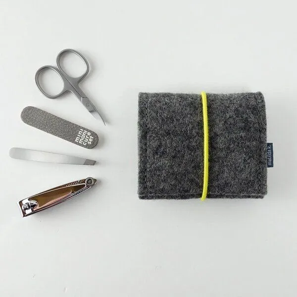 matilda k. manufaktur matilda k. manufaktur mini-maniküre-set 'jacob' (mit Nagelknipser) aus Wollfilz mit Rundgummi-Verschluß in vielen Farben, Dunkelgrau, – Produktbild 4 von 8