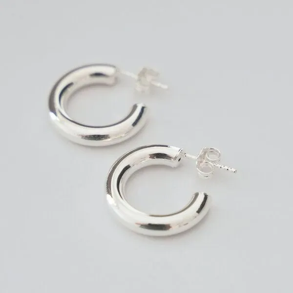 BELLYBIRD Jewellery BELLYBIRD Jewellery CREOLEN - Kreis, dicke Form, glatt in M/L, Silber, – Produktbild 3 von 4