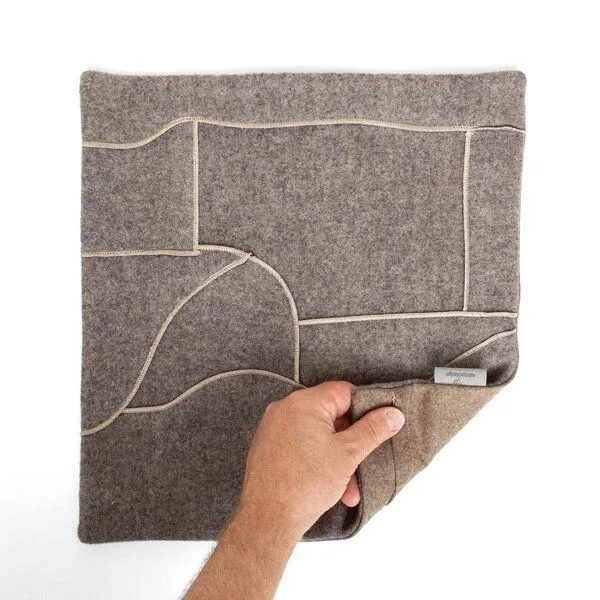 nahtur-design nahtur-design Dekokissen "zero-waste" aus kuscheliger Schurwolle | Unikate, Renate, – Produktbild 4 von 4