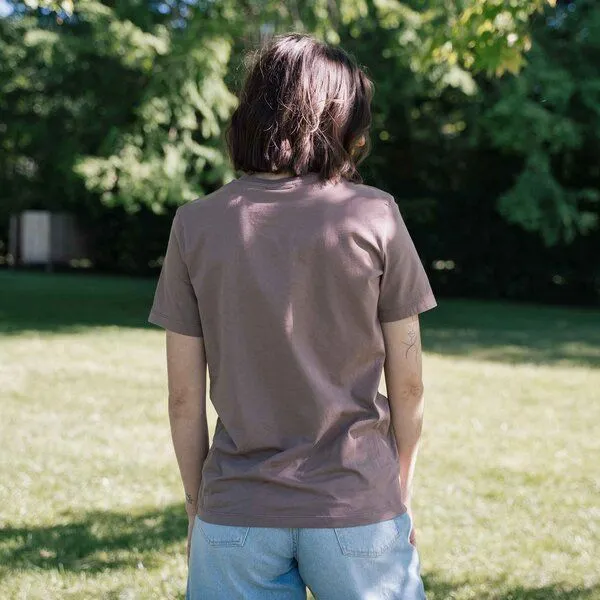 Vresh Clothing Vresh Clothing Vanny - T-Shirt aus Biobaumwolle, Taupe, – Produktbild 3 von 4