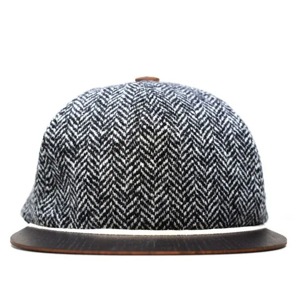 Lou-i Lou-i Tweed Cap mit edlem Holzschild Made in Germany - Sehr bequeme Wintercap, Schwarz-weiß, – Produktbild 1 von 4