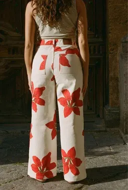 Nénés Nénés Jean Talulah – Blumenmuster – Produktbild 1 von 1