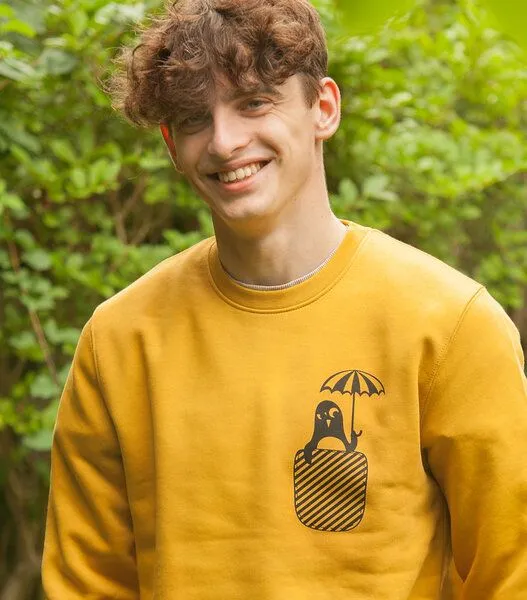 päfjes päfjes Pinguin Paul mit Schirm - Fair Wear Unisex Sweater - Gelb – Produktbild 4 von 4