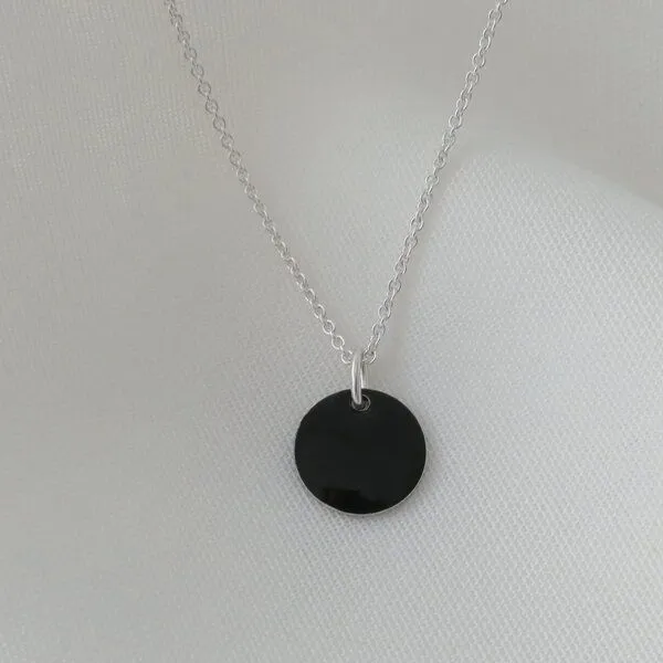 BELLYBIRD Jewellery BELLYBIRD Jewellery Halskette - emailliertes Plättchen, Anhänger aus Silber mit Emaille, Schwarz, – Produktbild 1 von 6