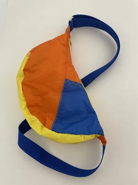 Skrabak Skrabak Upcycling-Bauchtasche aus Segeltuch (handgefertigte Unikate), Blau-orange-gelb, – Produktbild 1 von 4