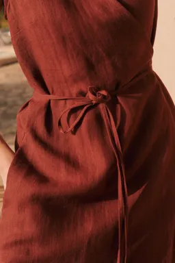 AmourLinen AmourLinen Damen vegan Kleid Mittellang Aurora Terracotta – Produktbild 1 von 1