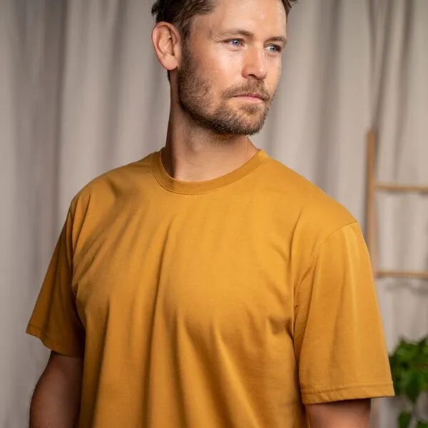 Vresh Clothing Vresh Clothing Vrederiko - T-Shirt aus Biobaumwolle, Goldbraun, – Produktbild 4 von 4