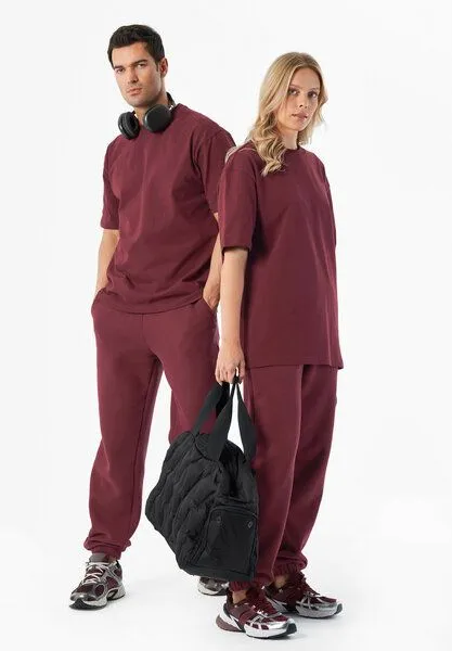 ORGANICATION ORGANICATION TUSSEM | Essentials Travel Unisex T-Shirt aus Bio-Baumwolle, Bordeaux, – Produktbild 1 von 4