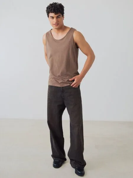 Honest Basics Honest Basics Herren Muskeltank aus Bio- und recycelter Baumwolle, Teak, – Produktbild 4 von 4