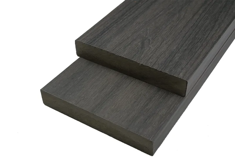 woodstore24 woodstore24 WPC Fassadenholz Glattkantbrett Abschlussprofil massiv, 23 mm (S) x 138 mm (B), Länge: 2,9 m, einseitig strukturiert / einseitig gebürstet glatt – Produktbild 1 von 1