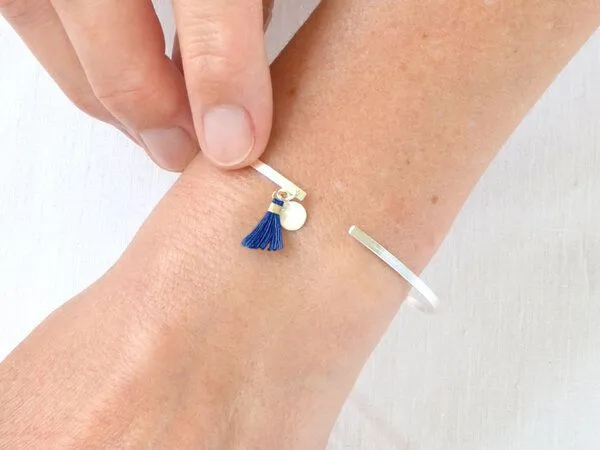 renna deluxe renna deluxe Armreif in Silber mit zwei Anhängern, Blau, – Produktbild 2 von 4