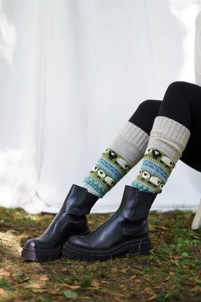 Haus of Namaste Haus of Namaste Beinstulpen aus 100 % Lammwolle im Fair-Isle-Muster – Produktbild 2 von 4