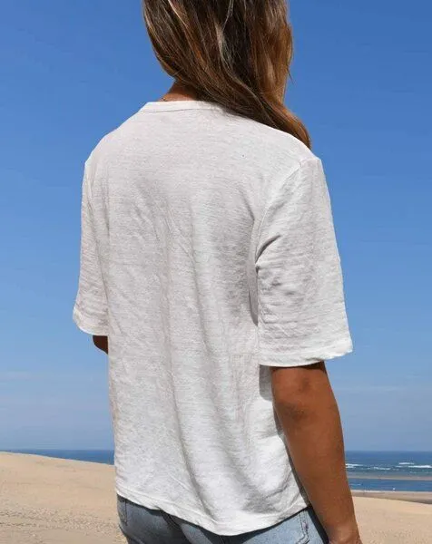 Aatise Aatise Reines Leinen-T-Shirt , V Ausschnitt Zesi, Schnitt Oversize, Weiß, – Produktbild 4 von 4