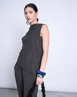 JAN N JUNE JAN 'N JUNE Damen vegan Top Mit Raffung, Crinkle Meadow Mud – Produktbild 1 von 1