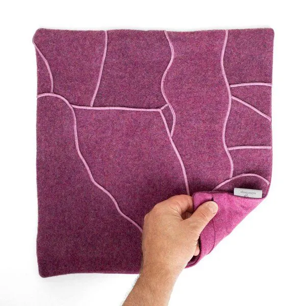 nahtur-design nahtur-design Dekokissen "zero-waste" aus kuscheliger Schurwolle | Unikate, Gretchen, – Produktbild 1 von 4