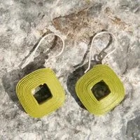Sundara Sundara Ohrringe "Diamant", handgeschöpftes Recycling Baumwollpapier, Grün, – Produktbild 1 von 1