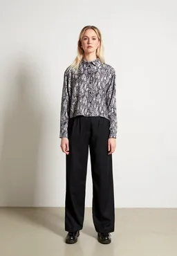 Givn Berlin Givn Berlin Kurze Bluse GBSAVANNAH aus TENCEL – Produktbild 1 von 1