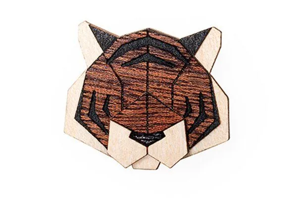 BeWooden BeWooden Brosche aus Holz – Tiger – Produktbild 1 von 3