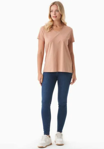 ORGANICATION ORGANICATION Damen Basic T-Shirt aus Bio-Baumwolle mit V-Ausschnitt, Tan, – Produktbild 2 von 4