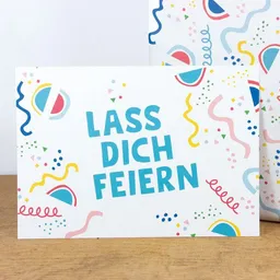 Bow & Hummingbird Bow & Hummingbird Postkarte "Lass dich feiern" aus Recyclingpapier – Produktbild 1 von 1