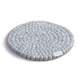 naturling naturling Filzkugel Sitzkissen rund 39cm aus 100% Schurwolle für Stühle und Bänke – Produktbild 1 von 1