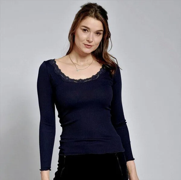 Kokon Zwo Kokon Zwo Langarmshirt 70% Seidenrippe (peacesilk), 30% Baumwolle (kbA), Navy, – Produktbild 1 von 1
