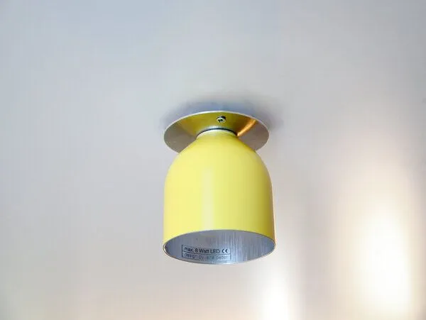 werkvoll by Lena Peter werkvoll by Lena Peter Recycling Feuerlöscher-Deckenleuchte FIRELIGHT, Gelb, – Produktbild 1 von 5