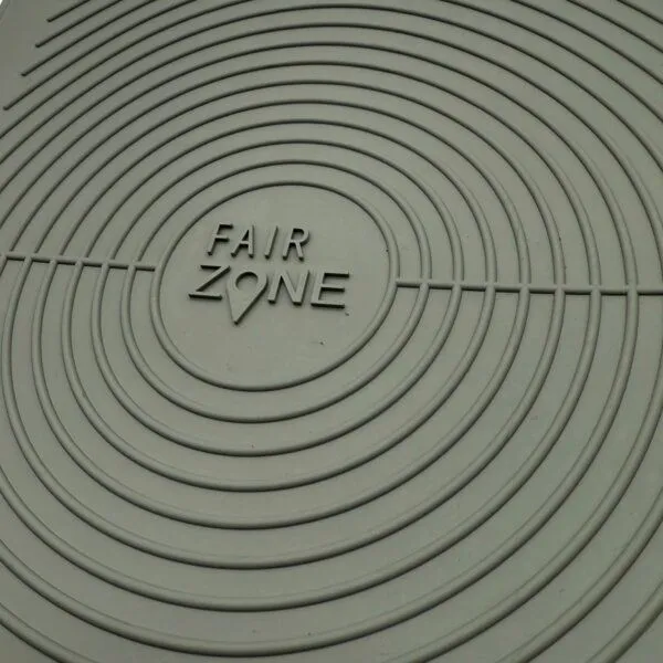 Fair Zone Fair Zone Wärmflasche 0,7 & 2 Liter aus Naturkautschuk, Grau, – Produktbild 4 von 7