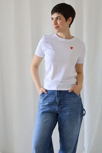 Kultgut Kultgut Artdesign - Biofair- Flauschiges Femin Shirt / little red heart, Weiß, – Produktbild 3 von 4