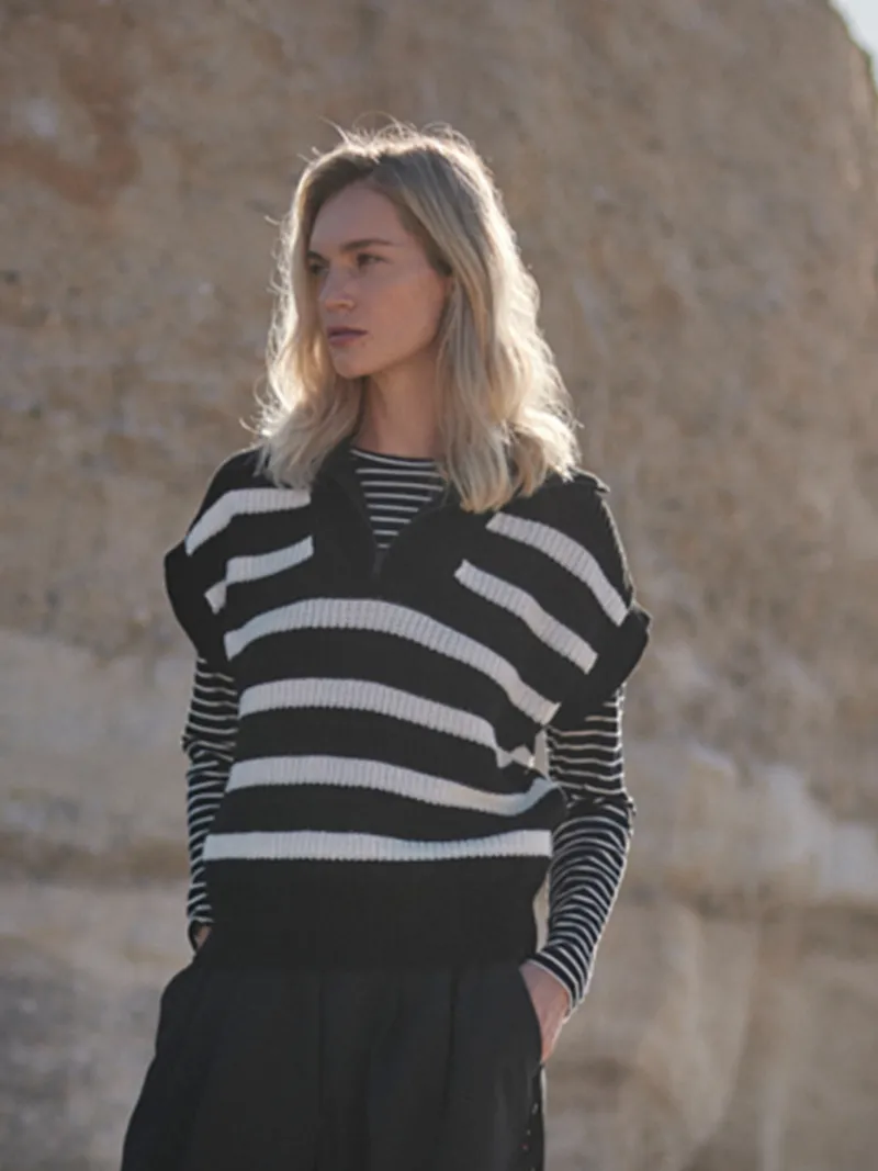 WOTE WOTE Damen vegan Strickweste Streifen Schwarz Weiß, Schwarz, – Produktbild 1 von 2
