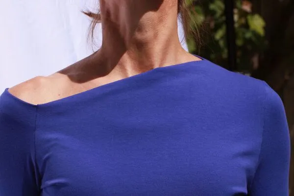 ESPARTO ESPARTO One-Shoulder-Shirt Divya, Yvesblau, – Produktbild 2 von 3