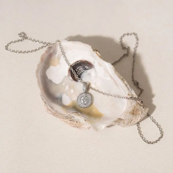 Eppi Eppi Halo-Anhänger mit Moissaniten und Diamanten Merryn, Gold, – Produktbild 3 von 4