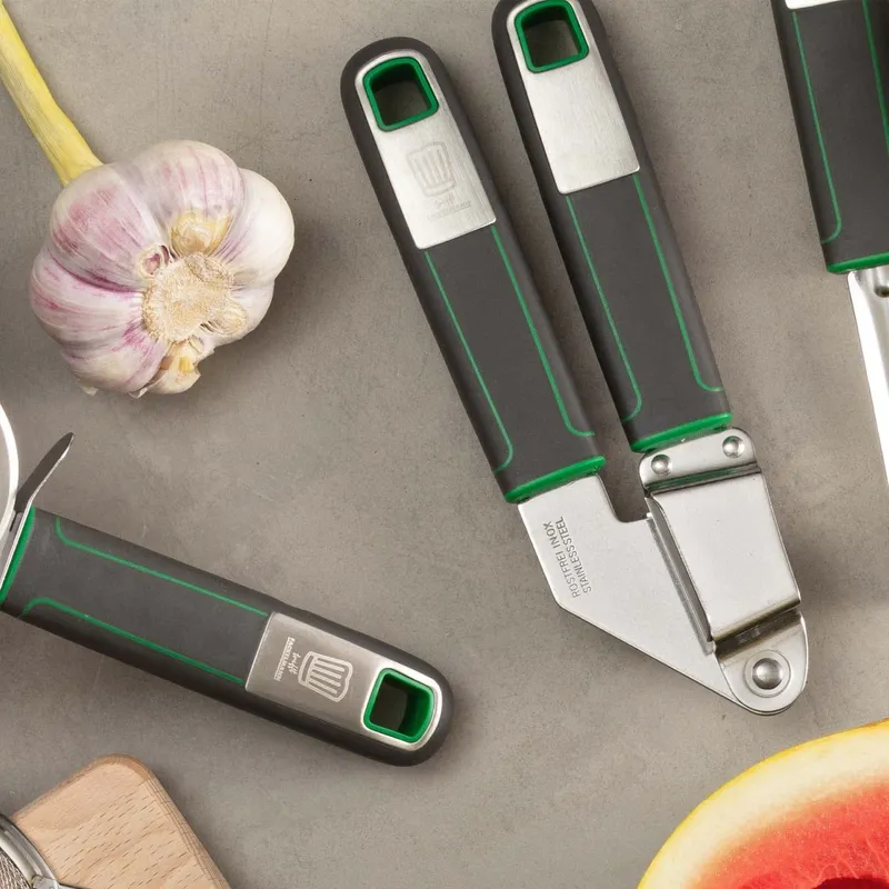 Chefkoch trifft Fackelmann Chefkoch trifft Fackelmann Knoblauchpresse Bonn, 18cm – Produktbild 2 von 3