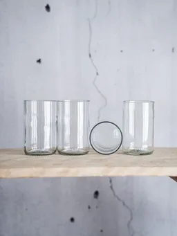 MaBe MaBe Glas 350ml - in Handarbeit gefertigt aus der Weinflasche - witzig & urban – Produktbild 1 von 1