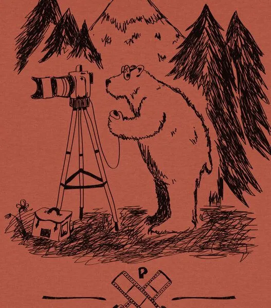 päfjes päfjes Foto T-Shirt | Fotokamera analogfotografie mit Bär - Unisex Männer Bio Siebdruck Shirt, Rot (heritage brown), – Produktbild 3 von 3