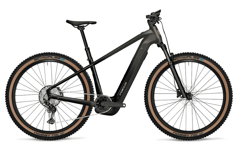 Focus Focus Jarifa² 6.7 X - 27,5/ 29 Zoll 800Wh 9K Diamant - Huntsmangreen/ Magic Black, Schwarz,grün, – Produktbild 1 von 1